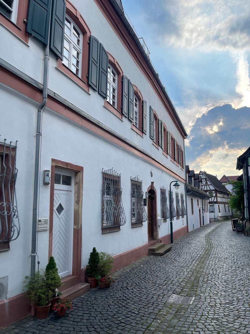 Hochheim: ***Charmante 2 Zimmerwohnung mit Loft-Charakter *** 